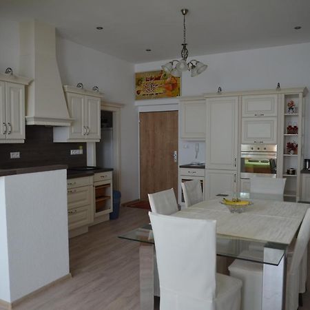 Apartman Ostry Vrsok V Starom Smokovci Apartman Vysoké Tatry Kültér fotó